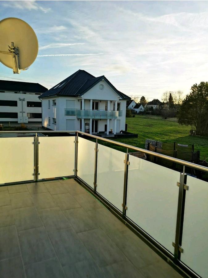 バート・エーンハウゼンModern Wohnen I Parkplatz I Wlan I Netflix I Balkon I 6 Schlafplaetzeアパートメント エクステリア 写真