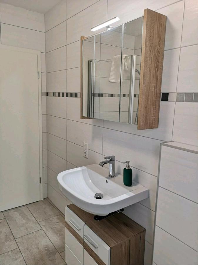 バート・エーンハウゼンModern Wohnen I Parkplatz I Wlan I Netflix I Balkon I 6 Schlafplaetzeアパートメント エクステリア 写真